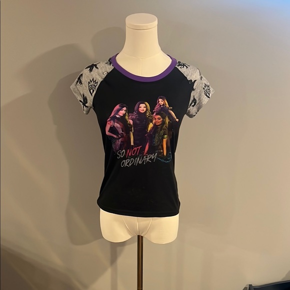 Disney Descendants 3 Fitted T-Shirt - Picture 1 of 3